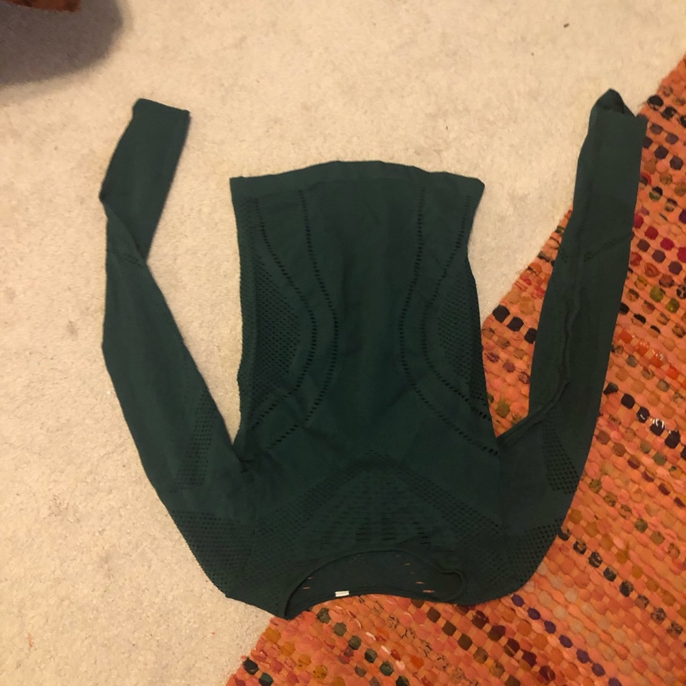 Alo yoga top